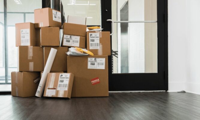 Labling Parcels Simplifying Delivery: The Importance Of Label Parcel For Online Store ...